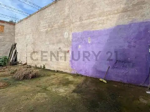 Venta de Lote con estructura de galpón, Don Emilio,  Mar del Plata.