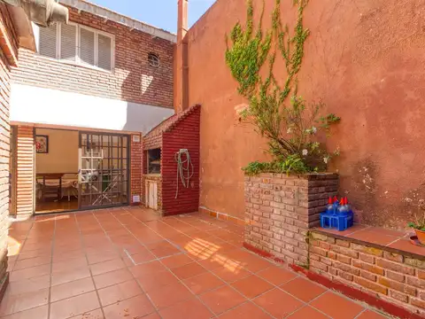 VENTA 5 AMB C/ COCHERA – APTO CRED EN PATERNAL