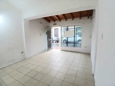 LOCAL COMERCIAL CON BAÑO