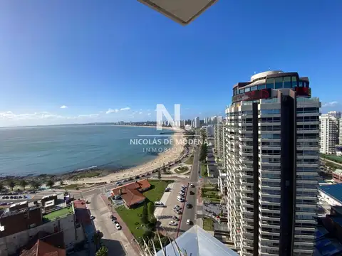Apartamento en venta en Torre Gattas, peninsula, playa mansa
