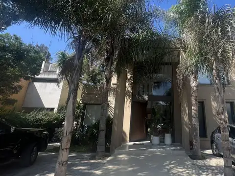 CASA 6 AMB EN CONDOMINIO - PARQUE LELOIR- APTO CREDITO