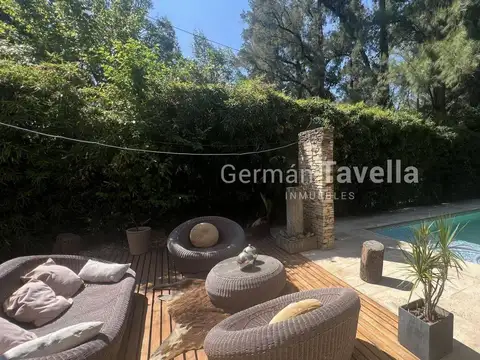 Casa en Venta con 3 cocheras