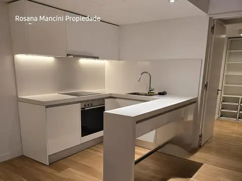 Juan Carlos Cruz 100 , Piso 7