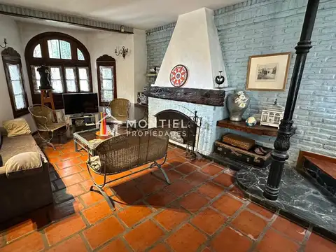 Casa Chalet  en Venta en Caseros, Tres de Febrero, G.B.A. Zona Oeste