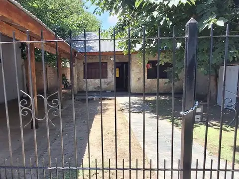 ALQUILER CASA TRES AMBIENTES ITUZAINGO CON QUINCHO