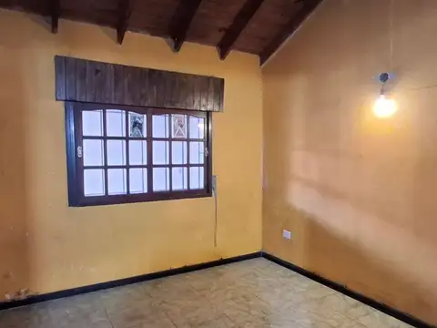 Casa en Alquiler con 1 cochera