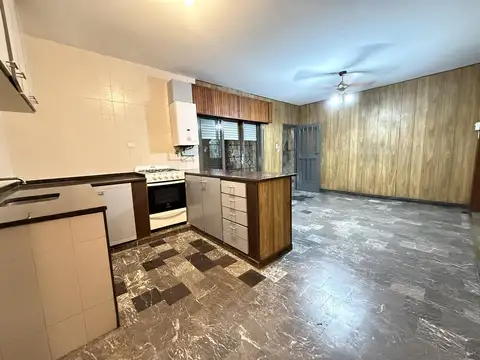 Casa de 3 dormitorios en alquiler en Refineria