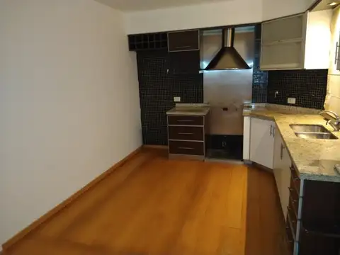 Depto Tipo Casa en Alquiler con 1 cocheras