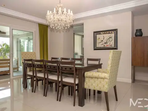 Casa en Alquiler Temporal con 1 cochera