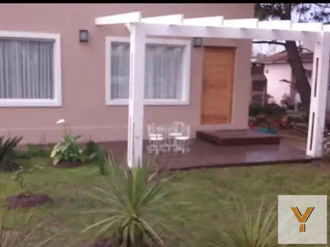 Casa en venta - 1 Dormitorio 1 Baño - Ostende