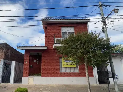 PH 4 AMB. CIUDADELA -totalmente independiente