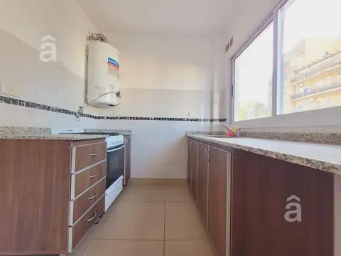 Departamento en Venta -  Villa Ballester - Dos ambientes Amplio- Zona centro.