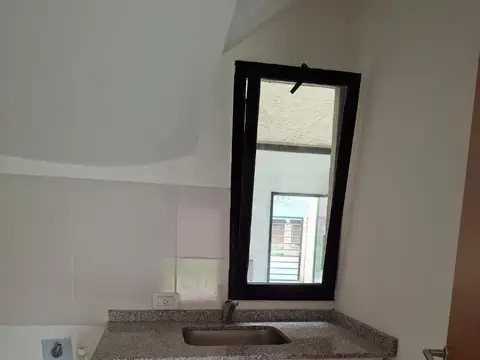 Casa en Alquiler con 1 cochera