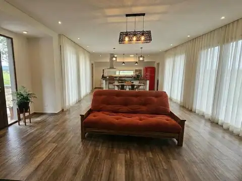 Casa en Venta en Club Miralagos, USD 260.000