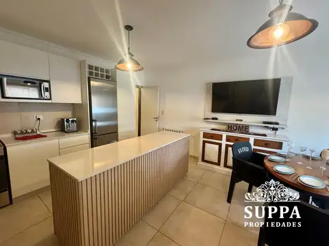 Casa 4 ambientes con 3 baños