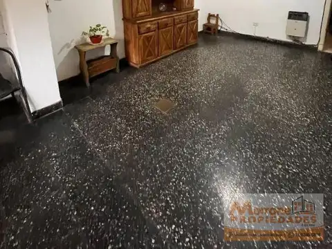 Casa 4 ambientes con 1 baño