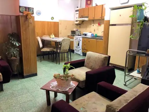 Casa 4 ambientes con 1 baño