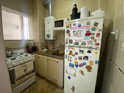 7 y 41 , departamento de dos dormitorios en venta .