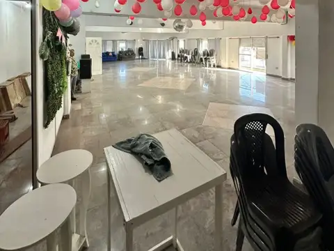 Local en Alquiler en Gregorio de Laferrere, $ 2.200.000