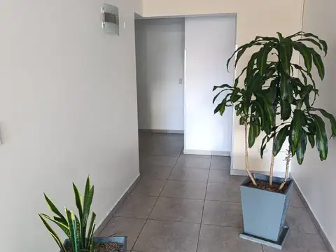 SAENZ PEÑA 2 AMB. con balcon al frente sobre av americq al 600  fte estacion