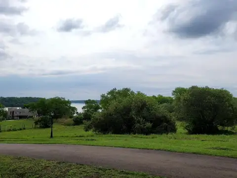 HERMOSO LOTE 1200 M2 EN SANTA CECILIA SOBRE EL RIO