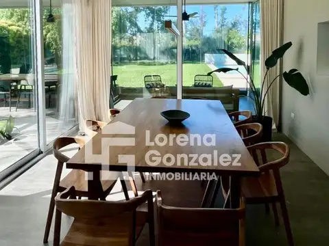 Casa en Alquiler Temporal con 6 cocheras