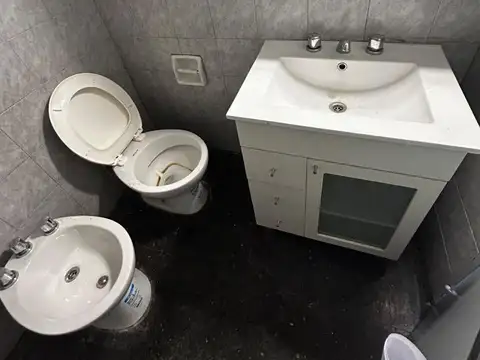 Mercedes 200 , Piso 1