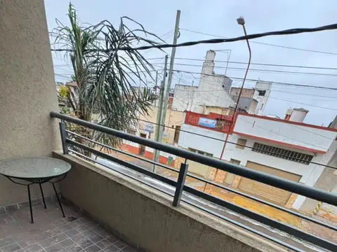 Departamento en Alquiler en Villa Luzuriaga, $ 550.000