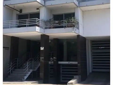 Espectacular Vista al Río y Monumento.