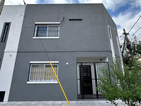 Venta duplex 3 ambientes castelar