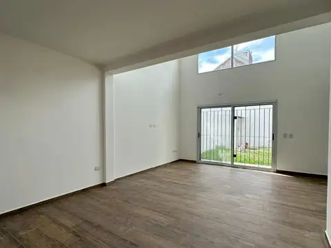 Depto Tipo Casa en Venta en Castelar Sur, USD 145.000