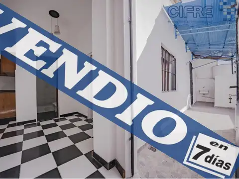 BAJÓ DE PRECIO! PH de 2 ambientes 1ero x escalera TIPO CHORIZO muy luminoso con patio