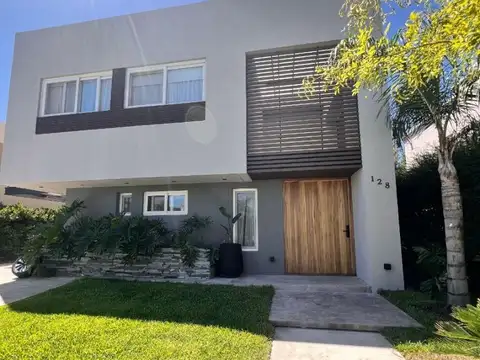 Hermosa Casa De 6 Ambientes En Tipas, Nordelta.