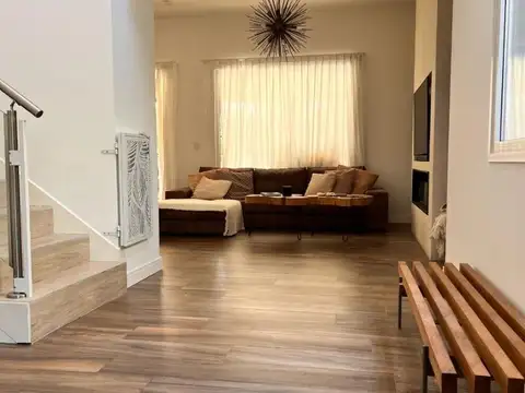 Hermosa Casa De 6 Ambientes En Tipas, Nordelta.