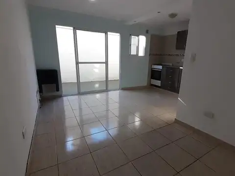 Depto Tipo Casa en Alquiler en Chauvin, $ 450.000