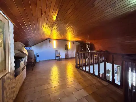 Casa en Alquiler con 1 cochera