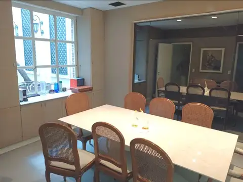 Oficina en Alquiler con 2 cocheras