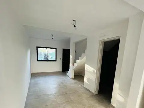 Casa 3 ambientes con 2 baños