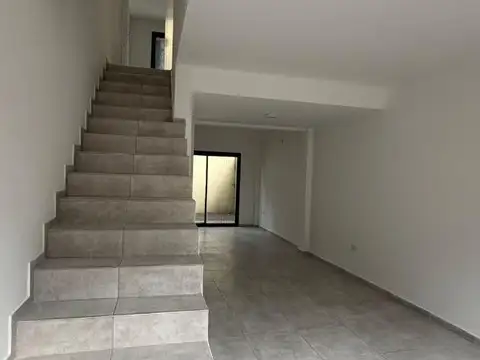Casa 3 ambientes con 2 baños