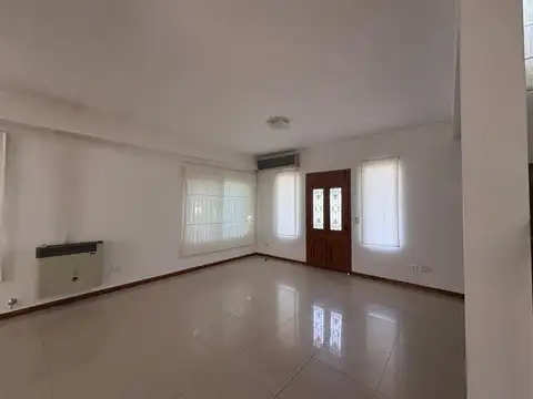 Casa en Alquiler de 4 dormitorios