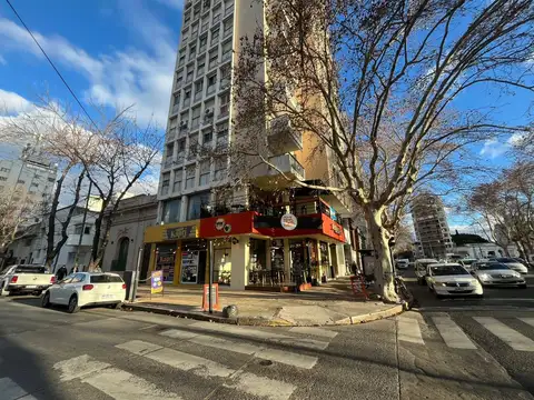 54 esq 13 al 900 Piso 8 Departamento A