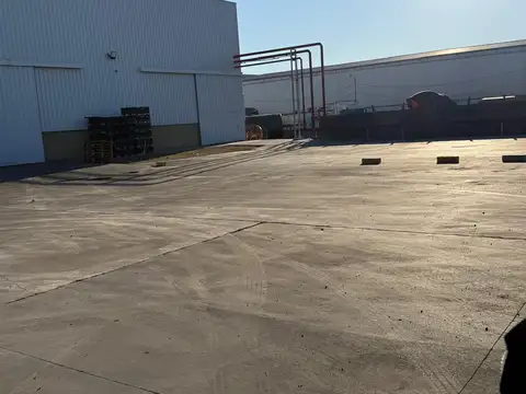 Galpon de 1500 M2 en Autopista Rosario-Buenos Aires km266 arroyo seco