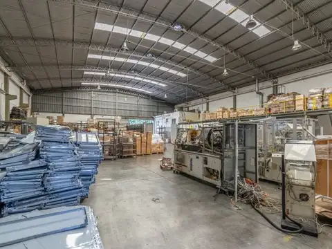 Galpon en Venta 34,79  mts Frente