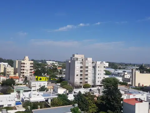 Departamento de 1 dormitorio, con balcon. Cochera