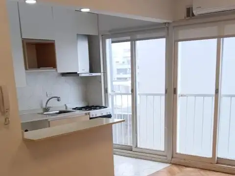 Alquiler departamento dos ambientes sobre avenida libertador   totalmente reciclado