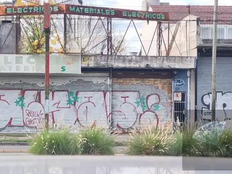 Av. Pres. Peron al 2700 2600