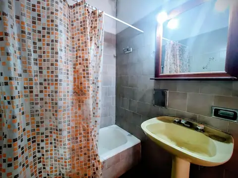 Depto Tipo Casa en Venta con 1 cocheras