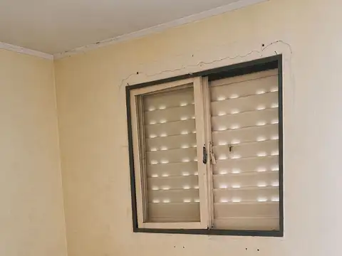 Casa 7 ambientes con 1 baño