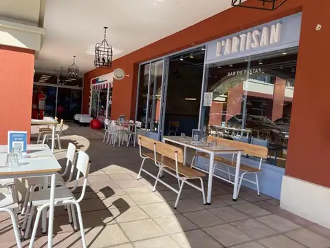 Excelente local con renta vigente en venta en Pueblo Caamaño