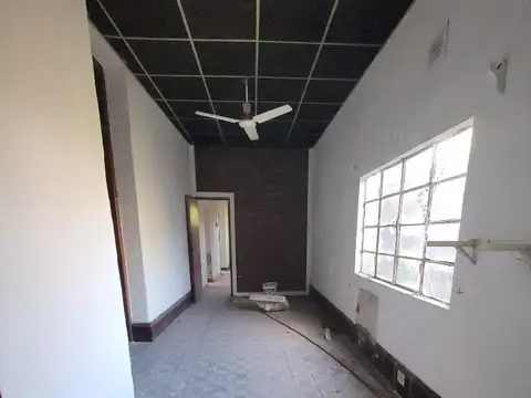 Propiedad antigua para refaccionar zona céntrica